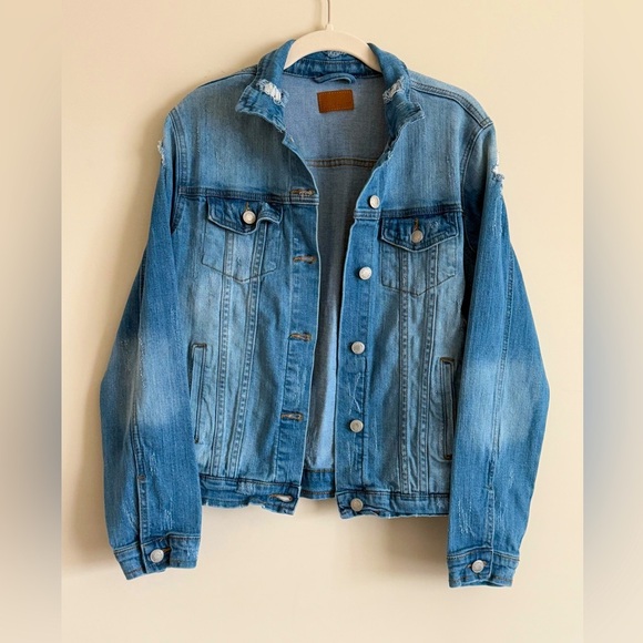 Judy Blue Distressed Denim Jacket Size Medium - Picture 1 of 9